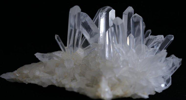 ¿Cómo se cultivan los cristales de cuarzo?