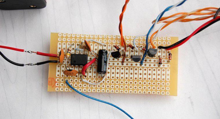 ¿Cómo funciona un interruptor en un circuito?