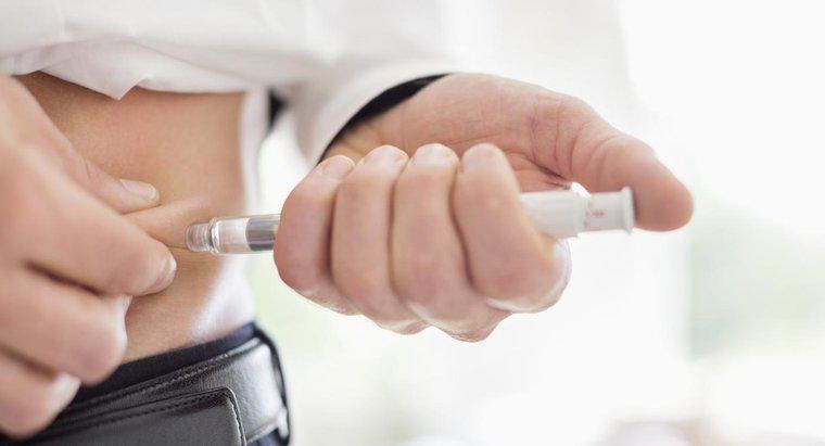 ¿Qué sucede si se inyecta demasiada insulina?