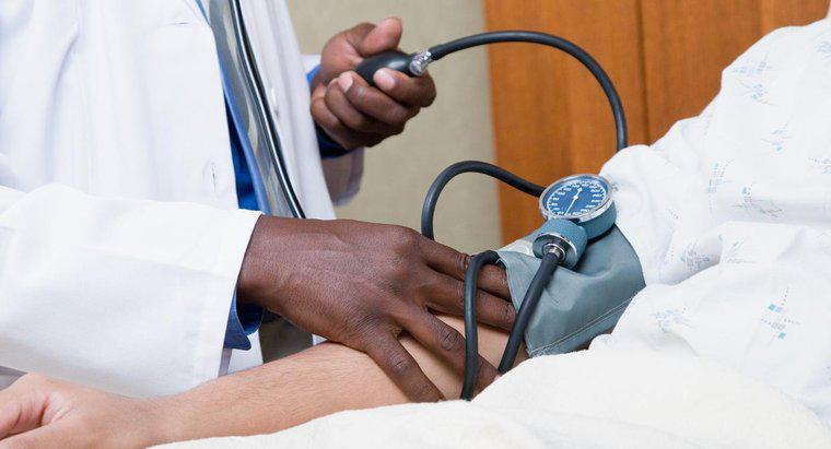 ¿Cómo se puede obtener un monitor de presión arterial gratuito?