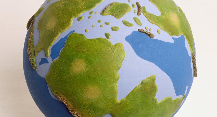 ¿Qué causa que los continentes se muevan a través de la superficie de la Tierra?