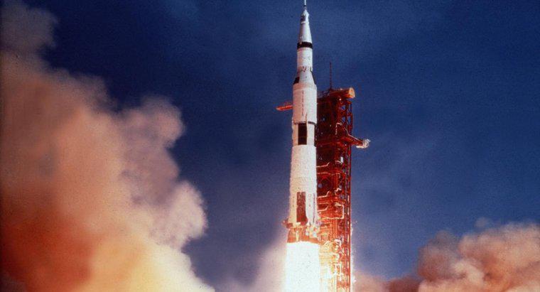 ¿Cuánto tiempo le tomó a Neil Armstrong llegar a la Luna?
