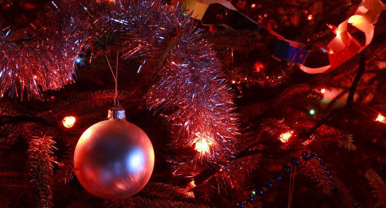 ¿Cuál es la tradición navideña de los roraty en Polonia?