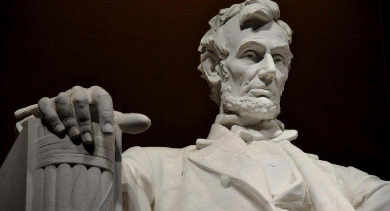 ¿Cuáles son algunos hechos sobre Abraham Lincoln?