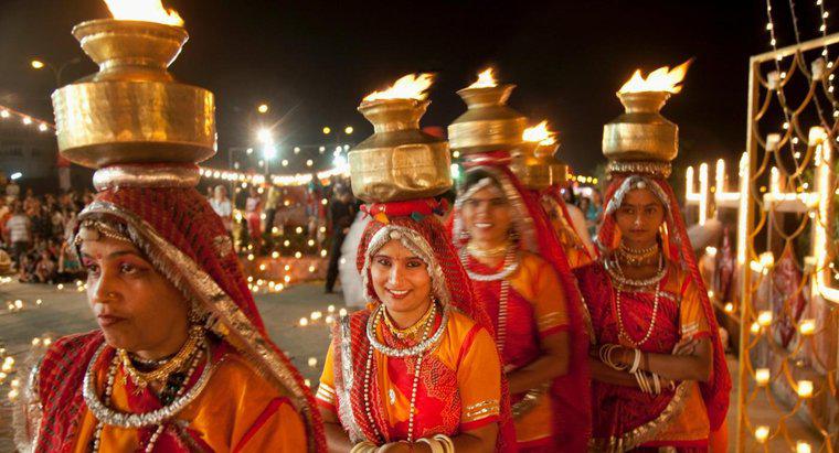 ¿Qué ropa especial se usa tradicionalmente para Diwali?
