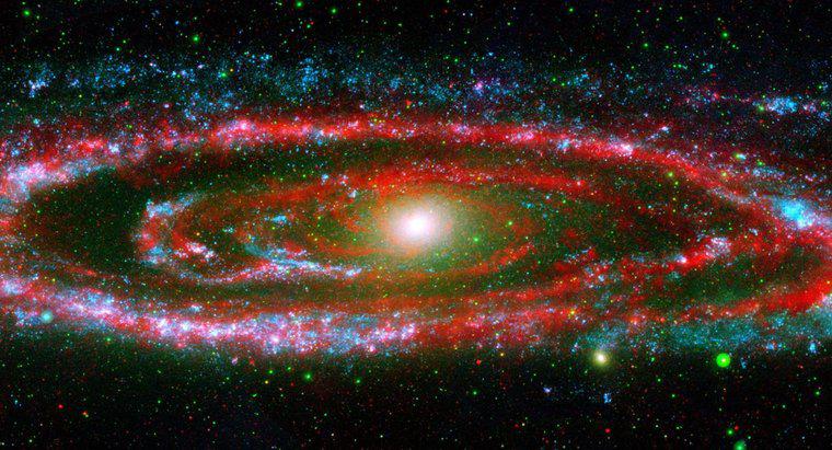 ¿Quién descubrió la galaxia de Andrómeda?