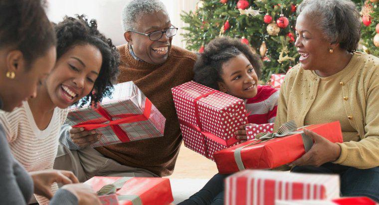 ¿Cuáles son algunas buenas ideas para un intercambio de regalos de Navidad?