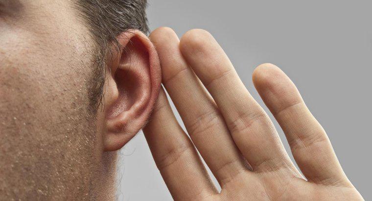 ¿Puedes poner peróxido de hidrógeno en tu oído?