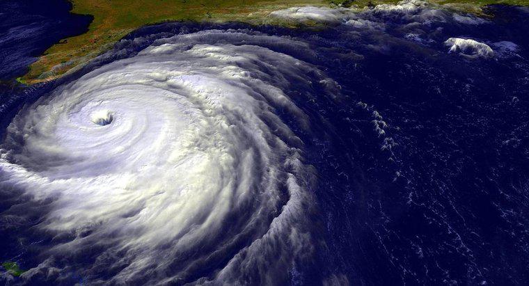 ¿Cómo se rastrean los huracanes?