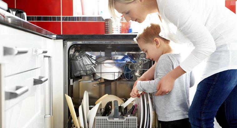 ¿Cómo se desactiva el bloqueo para niños en un lavavajillas Kitchenaid?