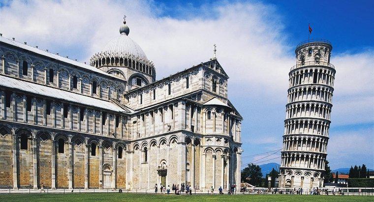 ¿Dónde está la torre inclinada de Pisa, y caerá alguna vez?