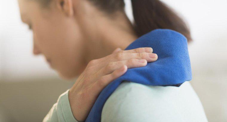 ¿Cuáles son algunas causas de dolor en el lado superior izquierdo de la espalda?