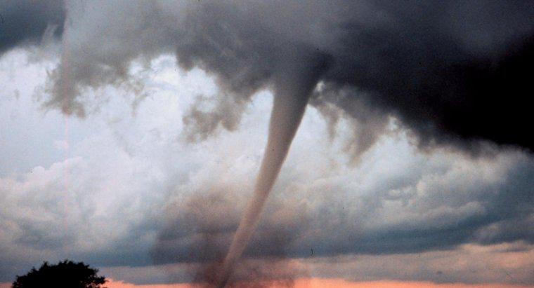 ¿Qué causa un tornado?