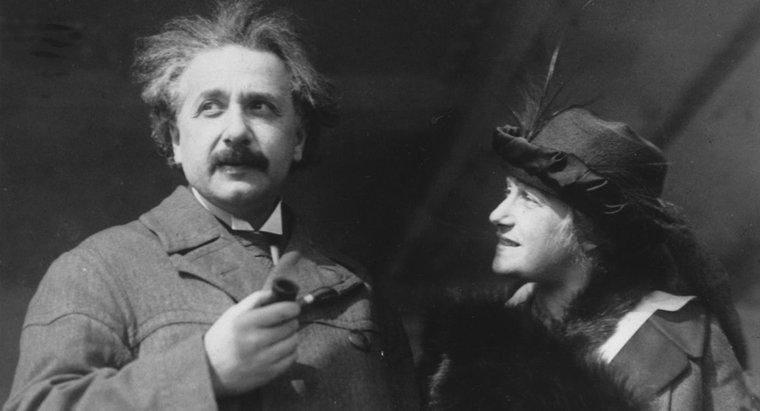 ¿Se casó Einstein con su primo?