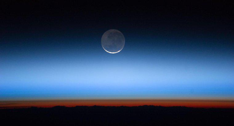 ¿Qué capa atmosférica contiene la mayor cantidad de ozono?