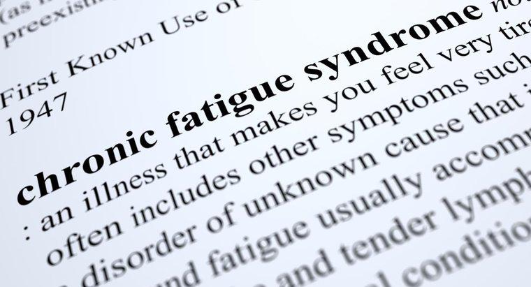 ¿Cuáles son algunos síntomas del síndrome de fatiga crónica?