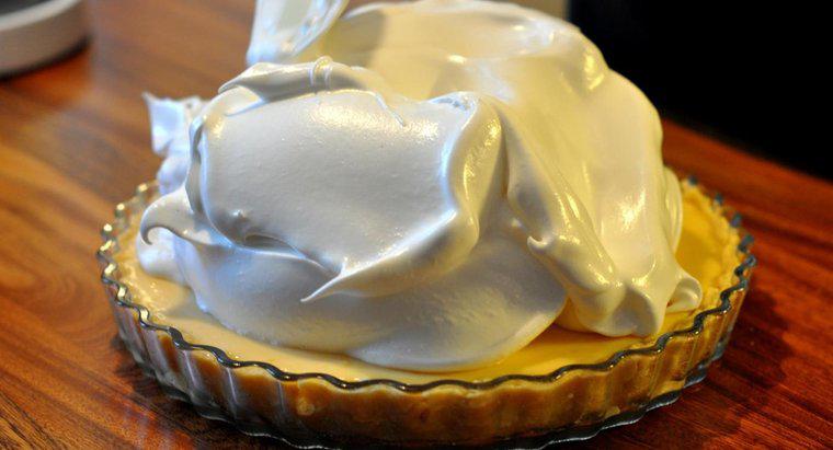 ¿Se supone que debes refrigerar la tarta de merengue de limón?