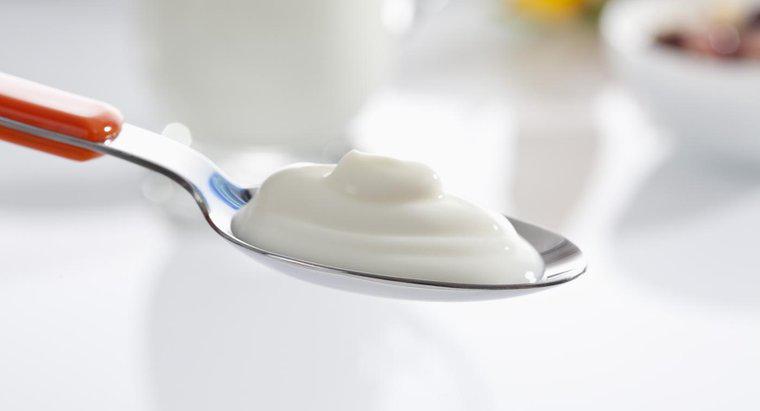 ¿Debe usted comer yogur sin refrigerar?