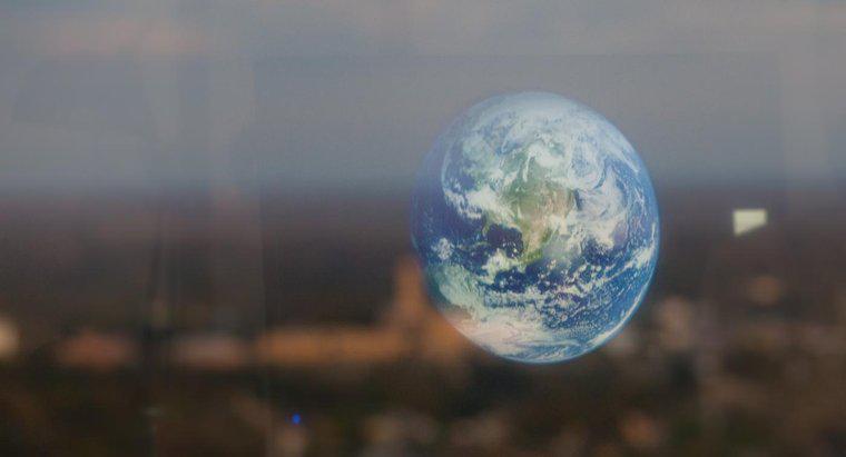 ¿Por qué la vista global de la Tierra es diferente a la vista del mapa?