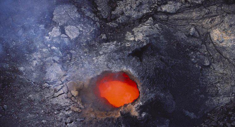 ¿Cuáles son las tres etapas de un volcán?