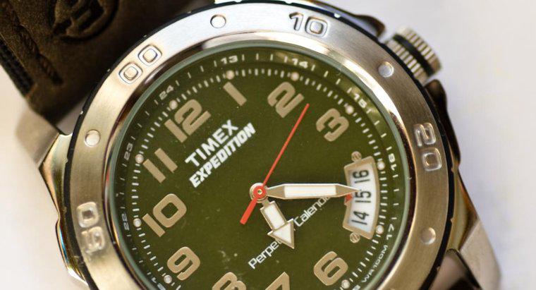 ¿Cómo se configura un reloj deportivo Timex 1440?