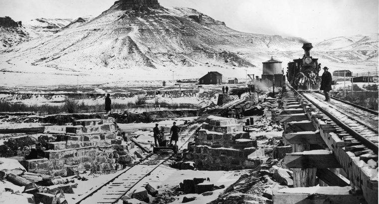 ¿Cuánto tiempo tomó construir el ferrocarril transcontinental?